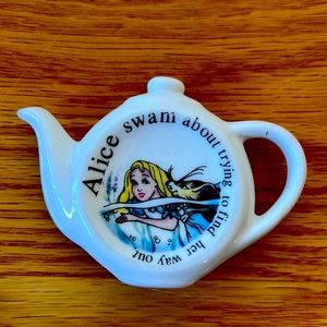 Alice in Wonderland Tea Bag Rest